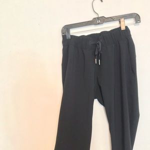 Lululemon on the fly pant black 4